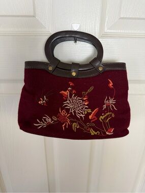 Vintage Relic by Fossil embroidered felt handbag